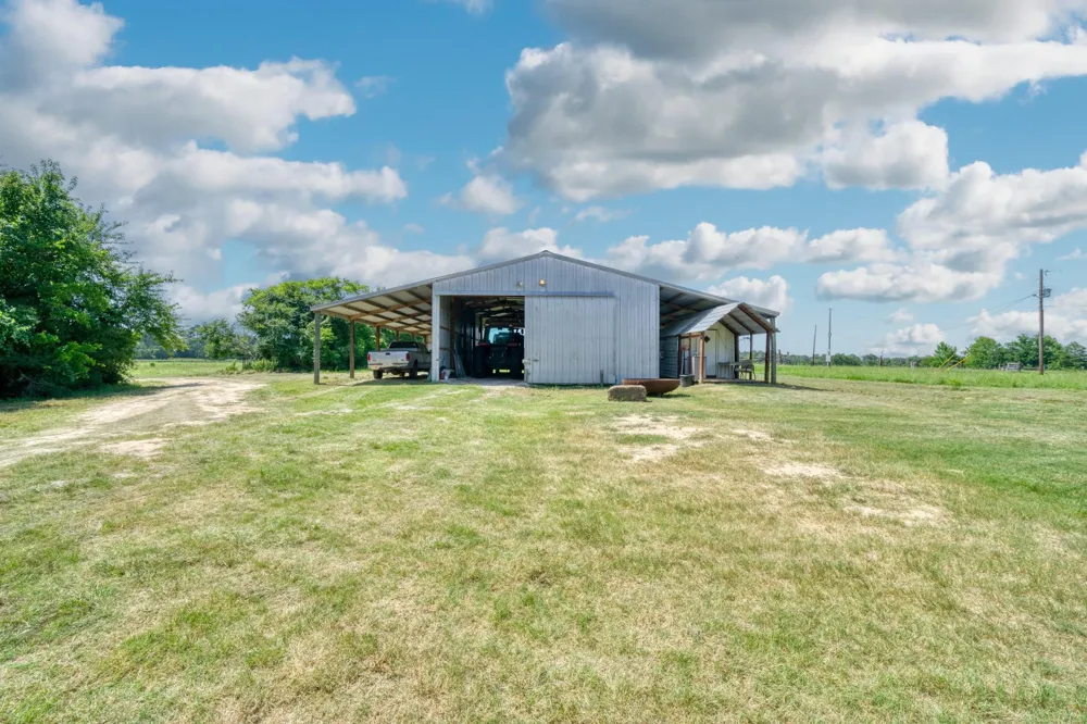6464 County Road 146 Bedias, TX 77831