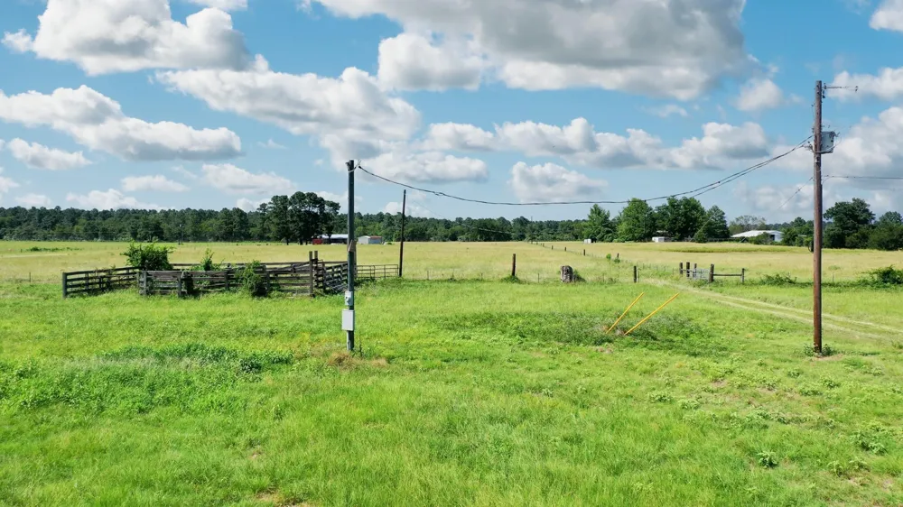 6464 County Road 146 Bedias, TX 77831