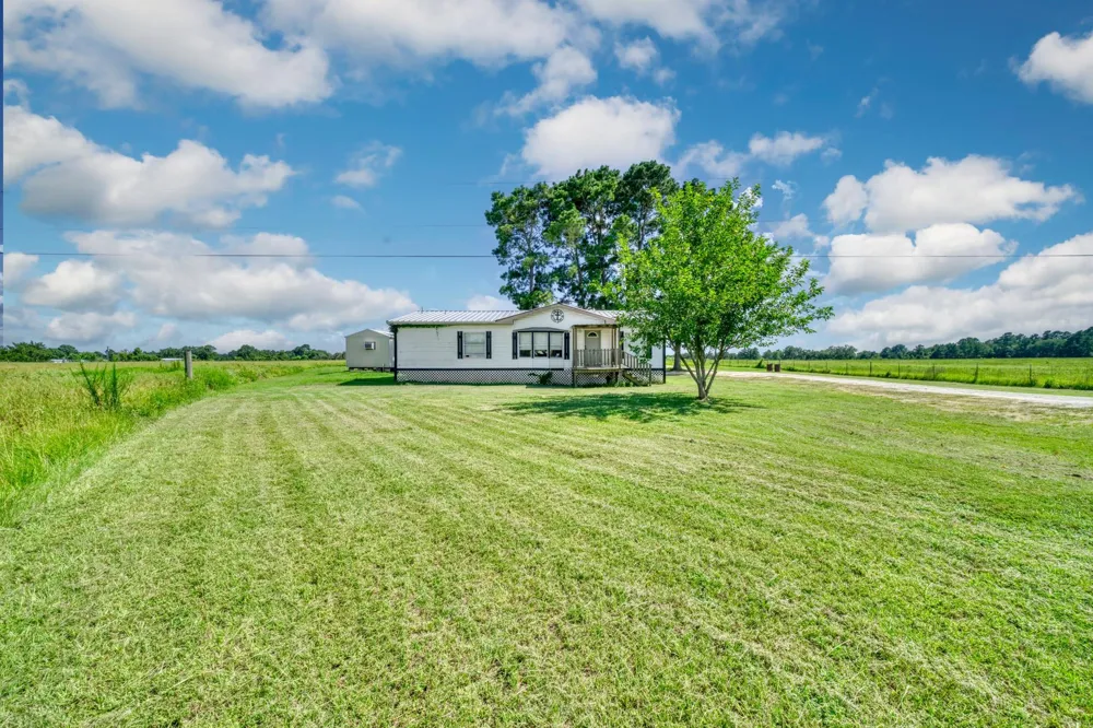 6464 County Road 146 Bedias, TX 77831