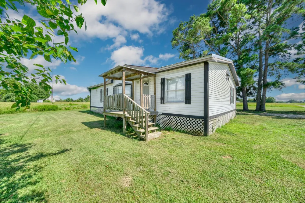 6464 County Road 146 Bedias, TX 77831
