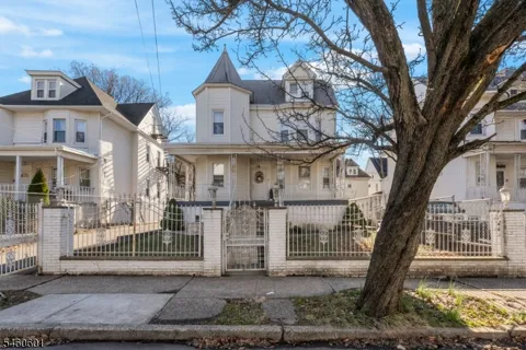 38 Nairn Pl