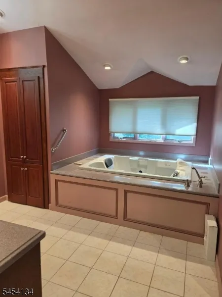 3 Alexandria Dr Alexandria, NJ 08867