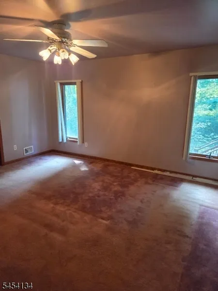 3 Alexandria Dr Alexandria, NJ 08867