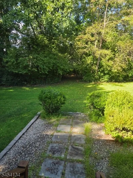3 Alexandria Dr Alexandria, NJ 08867
