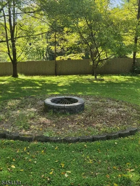 3 Alexandria Dr Alexandria, NJ 08867