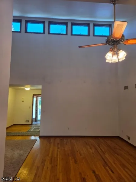 3 Alexandria Dr Alexandria, NJ 08867