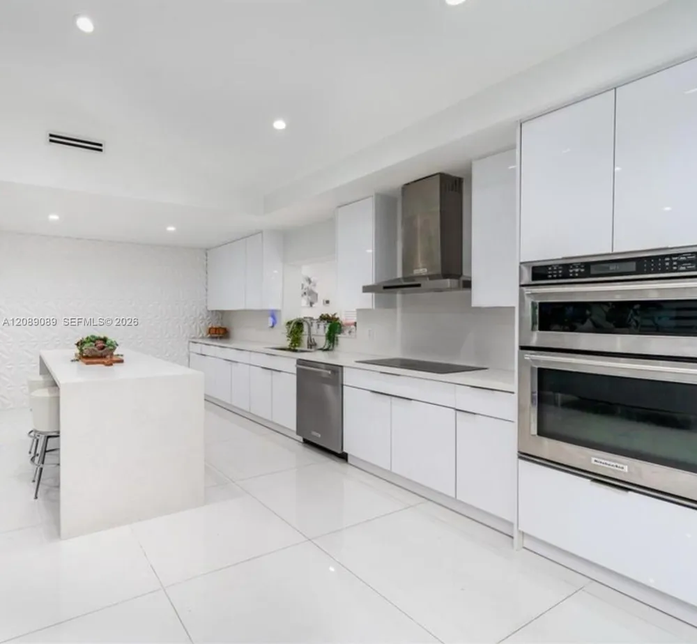 2410 SW 99th Ave Miami, FL 33165