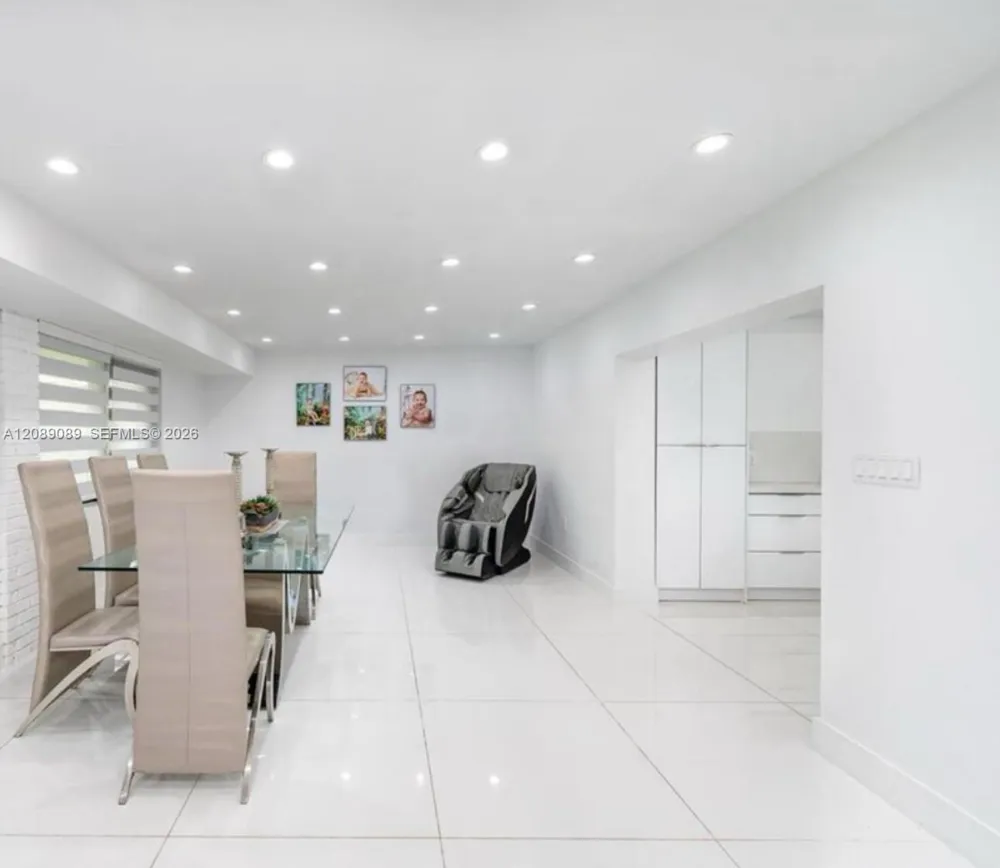 2410 SW 99th Ave Miami, FL 33165
