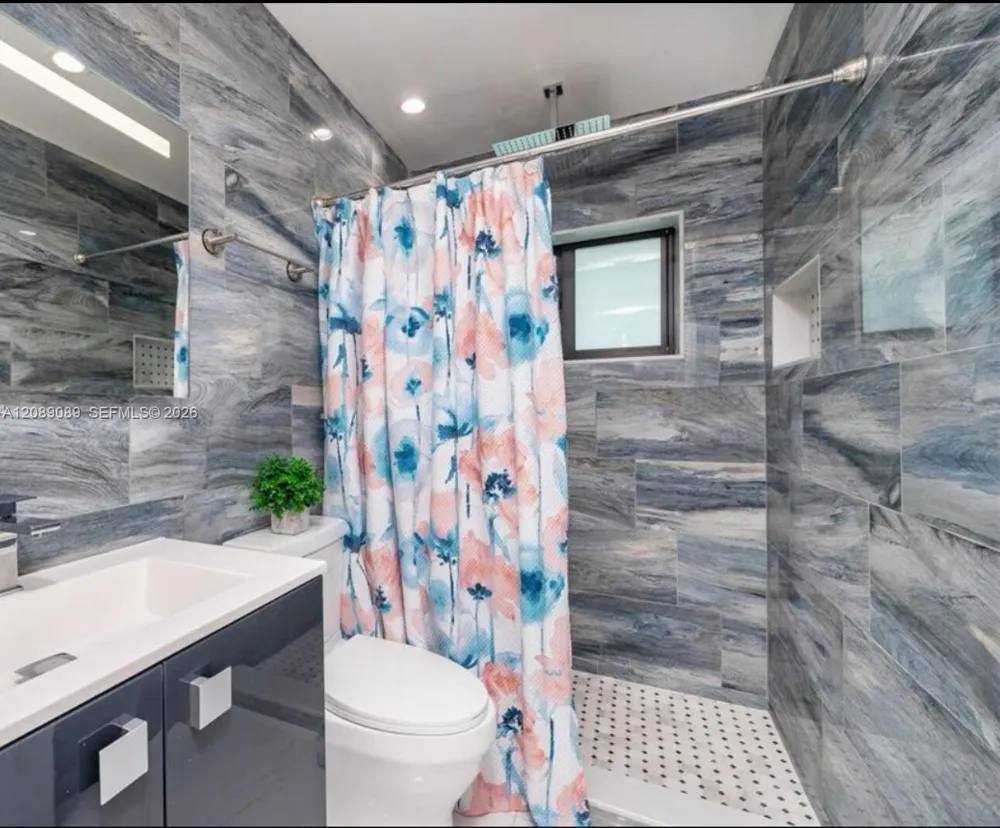 2410 SW 99th Ave Miami, FL 33165