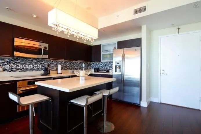 90 SW 3rd St #3807 Miami, FL 33130