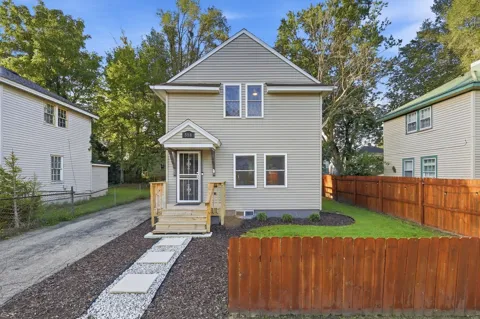 516 Lay Boulevard