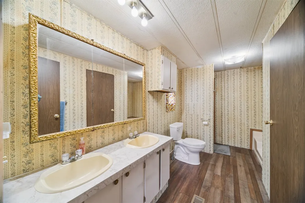 358126 E 5400 ROAD Jennings, OK 74038