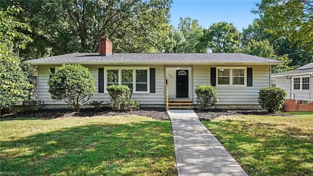 3016 Kinnamon Road Winston-Salem, NC 27104