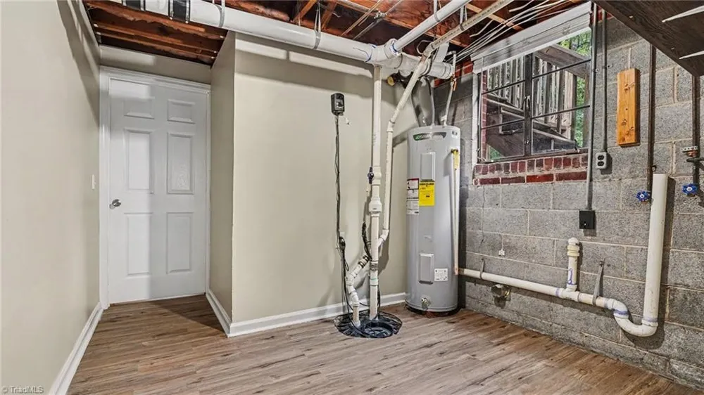 3016 Kinnamon Road Winston-Salem, NC 27104