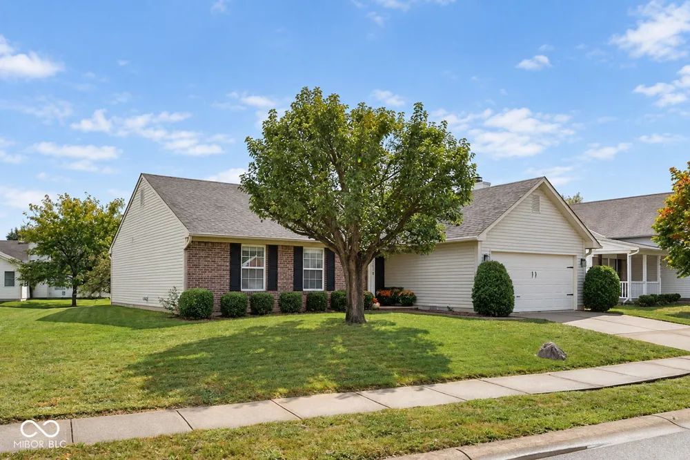 10635 Aspen Drive Fishers, IN 46037