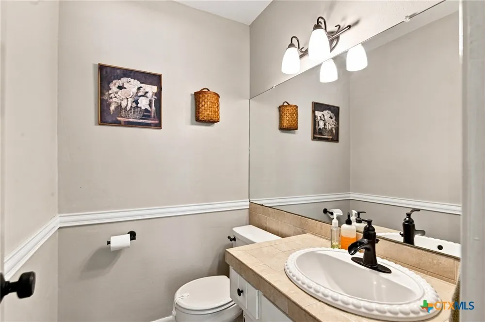 104 Santa Fe Victoria, TX 77904