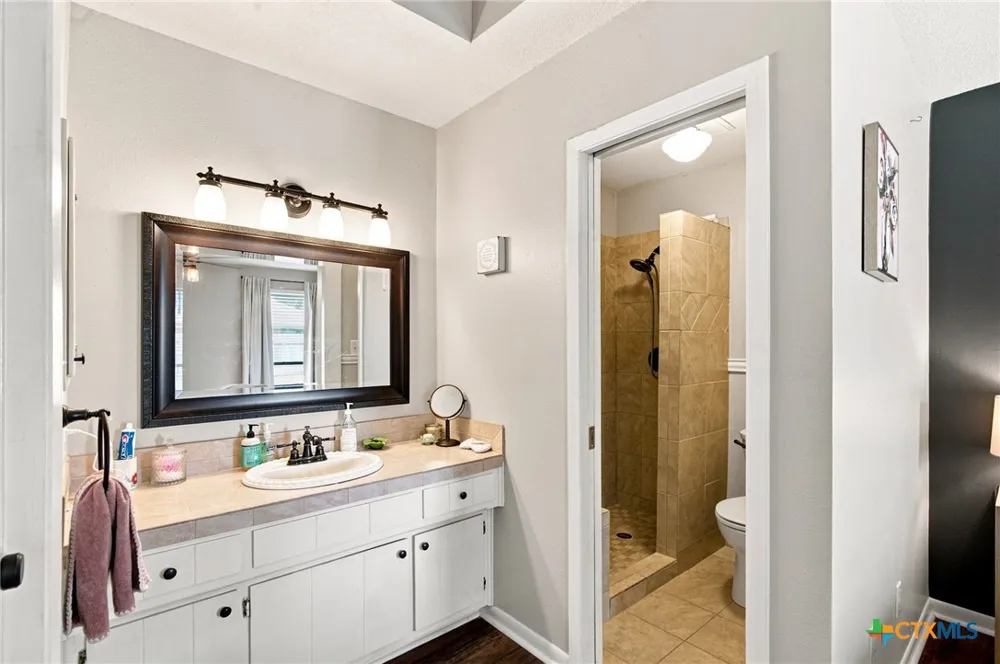 104 Santa Fe Victoria, TX 77904