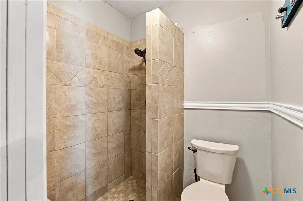 104 Santa Fe Victoria, TX 77904