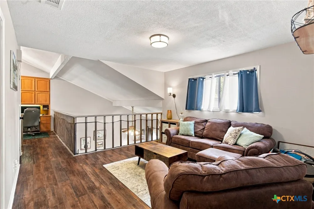 104 Santa Fe Victoria, TX 77904