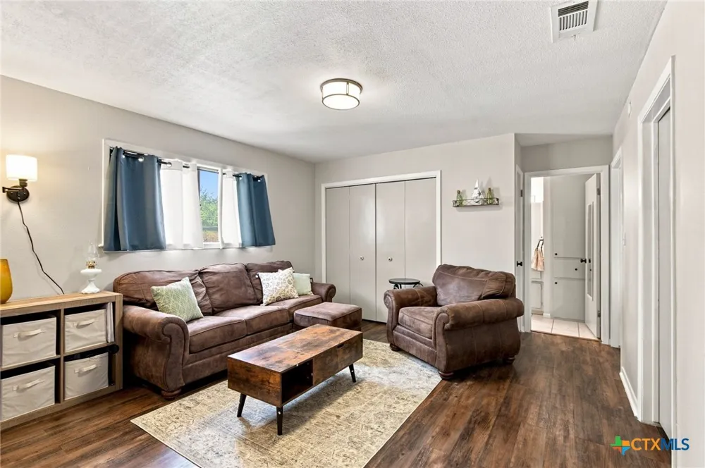 104 Santa Fe Victoria, TX 77904