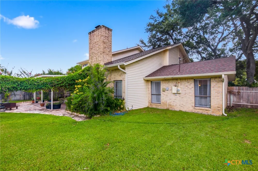 104 Santa Fe Victoria, TX 77904