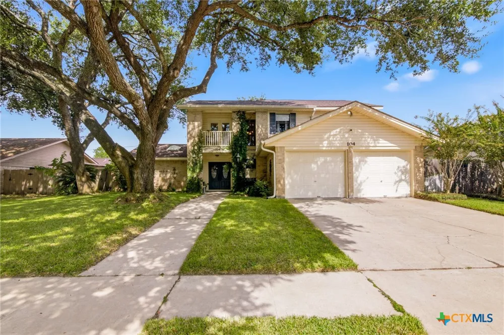 104 Santa Fe Victoria, TX 77904