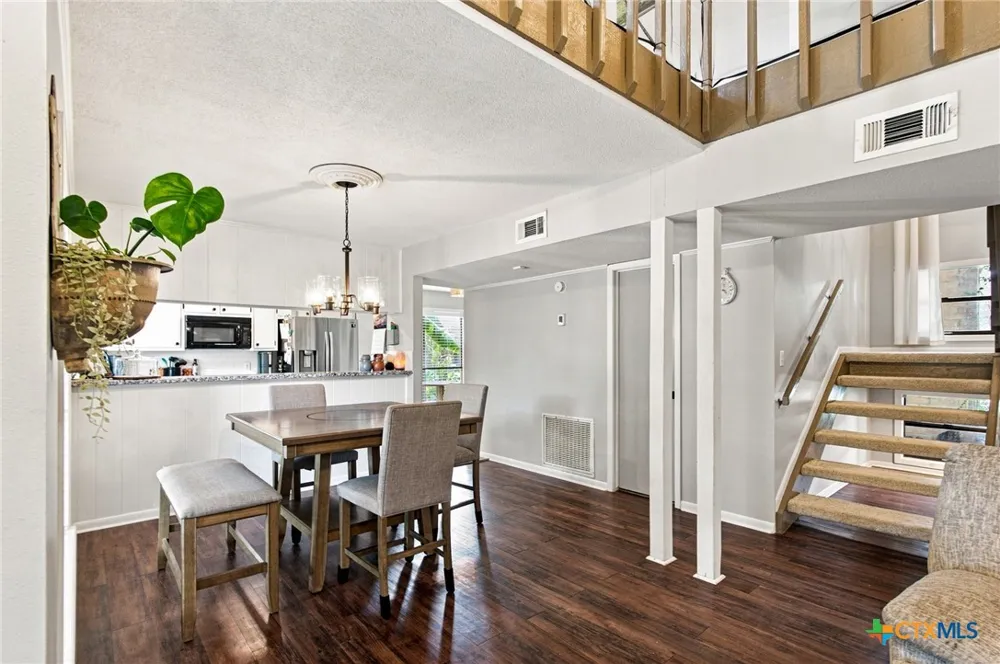 104 Santa Fe Victoria, TX 77904
