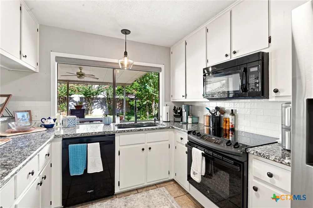 104 Santa Fe Victoria, TX 77904