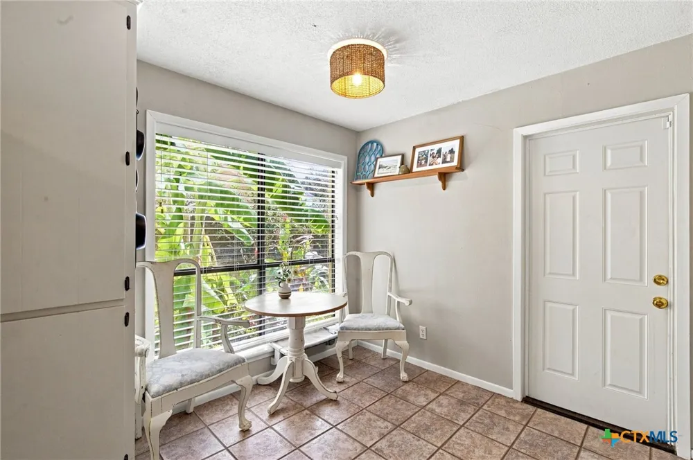 104 Santa Fe Victoria, TX 77904