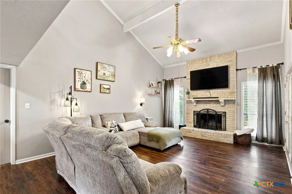 104 Santa Fe Victoria, TX 77904