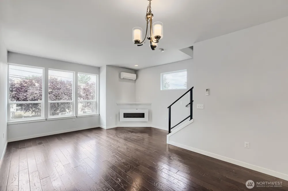 911 104th Street #B Seattle, WA 98133