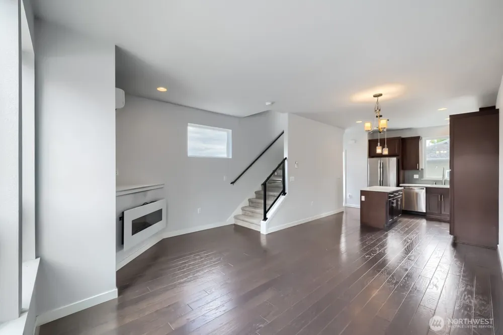 911 104th Street #B Seattle, WA 98133