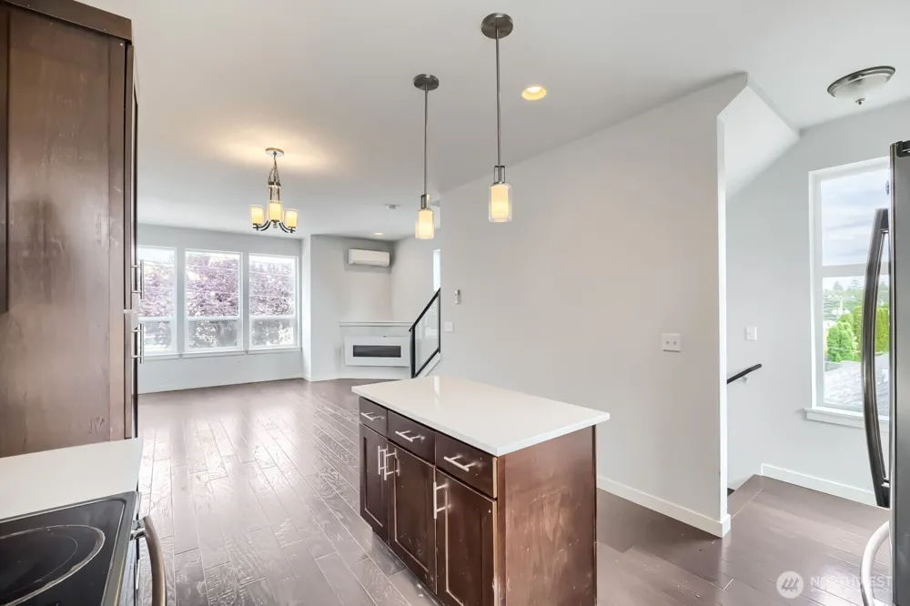 911 104th Street #B Seattle, WA 98133