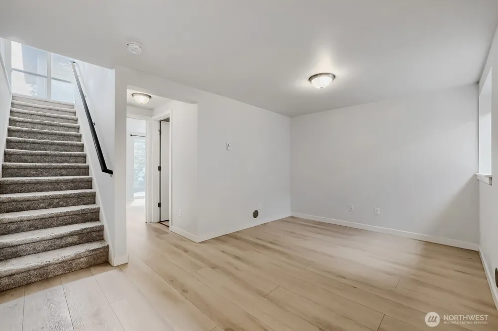 911 104th Street #B Seattle, WA 98133
