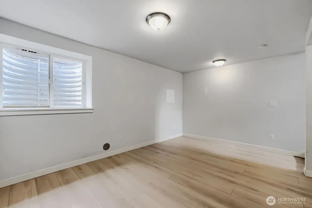 911 104th Street #B Seattle, WA 98133