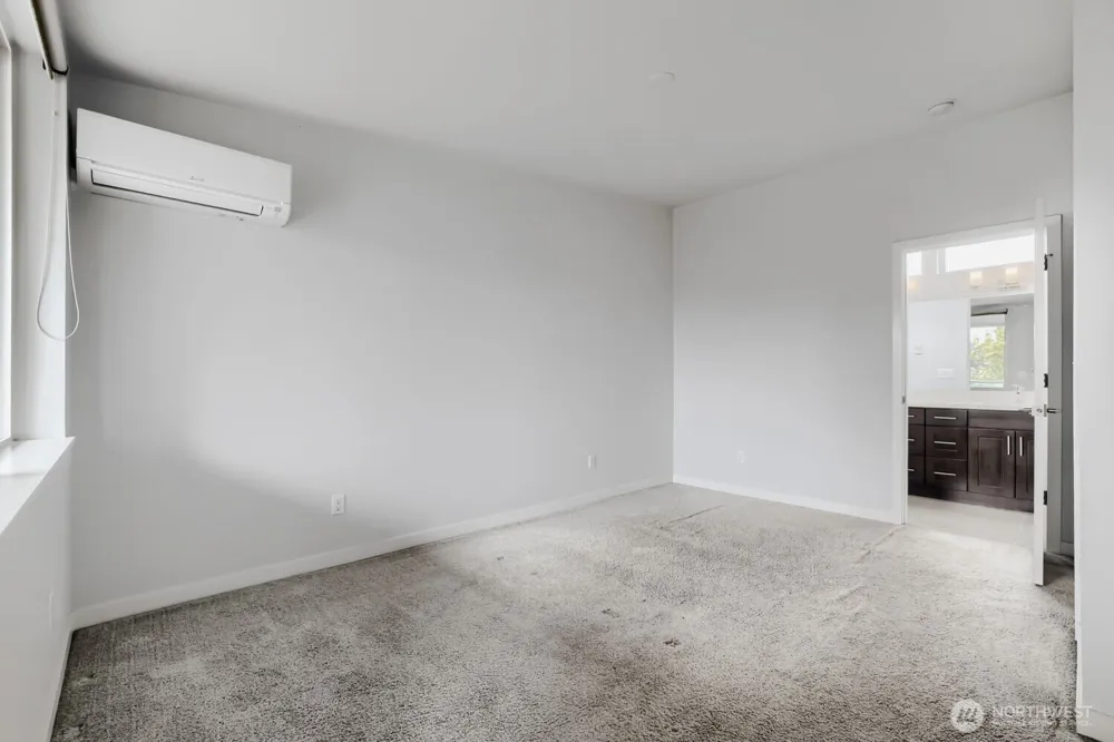 911 104th Street #B Seattle, WA 98133