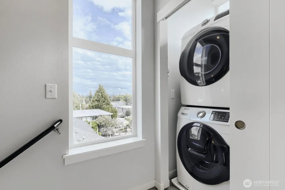 911 104th Street #B Seattle, WA 98133