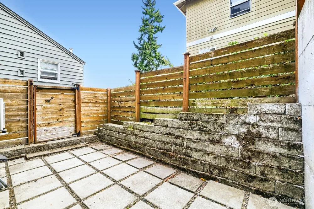 911 104th Street #B Seattle, WA 98133