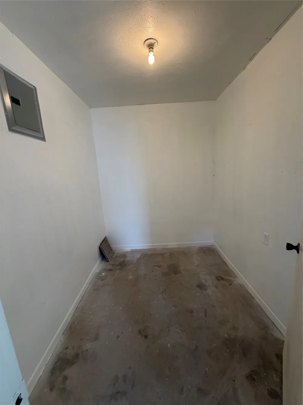 101 5th Street Forreston, TX 76041