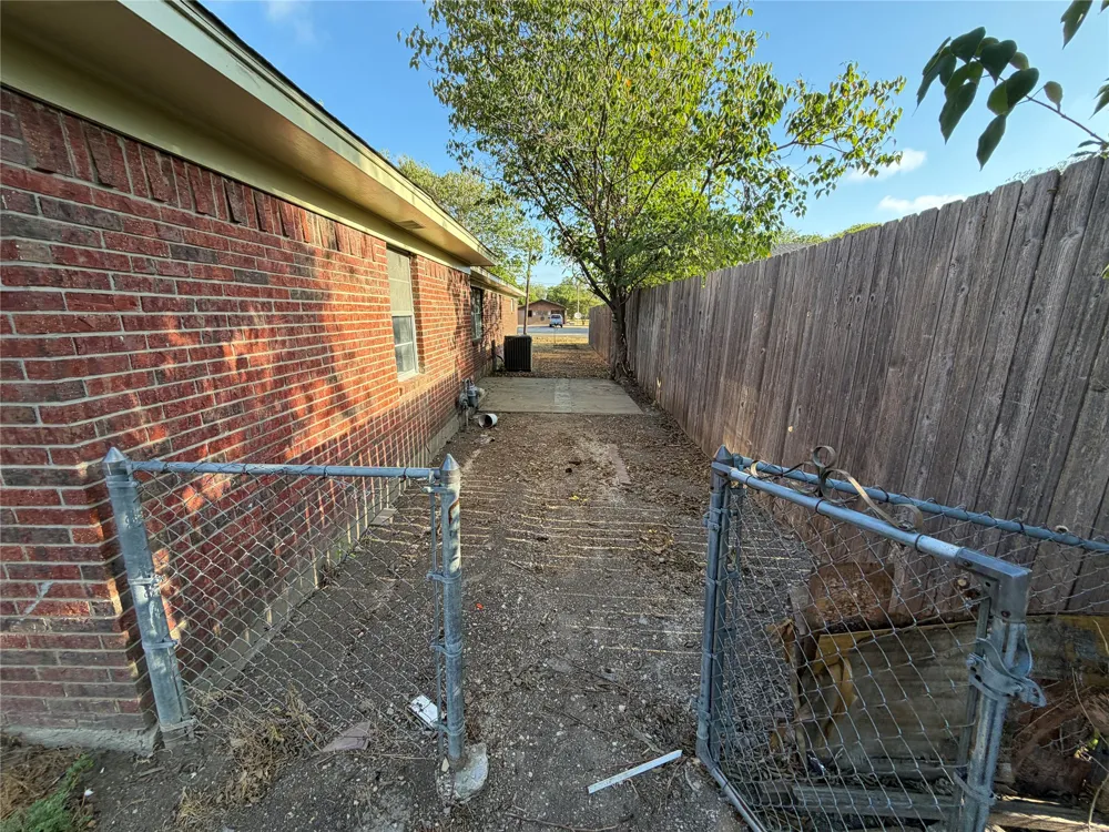 101 5th Street Forreston, TX 76041