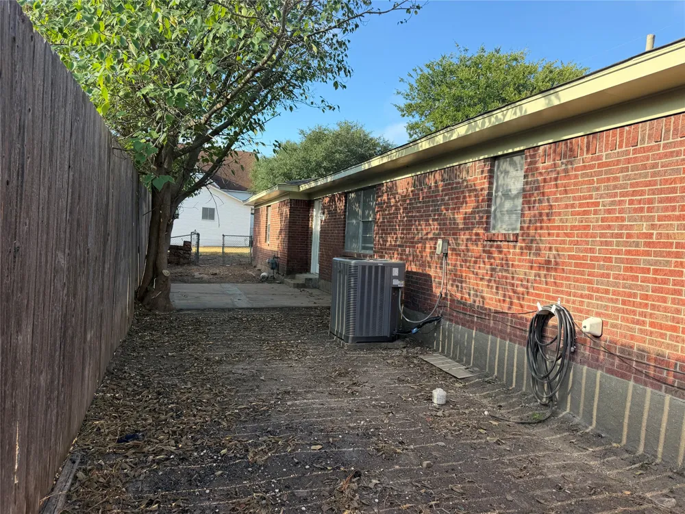101 5th Street Forreston, TX 76041