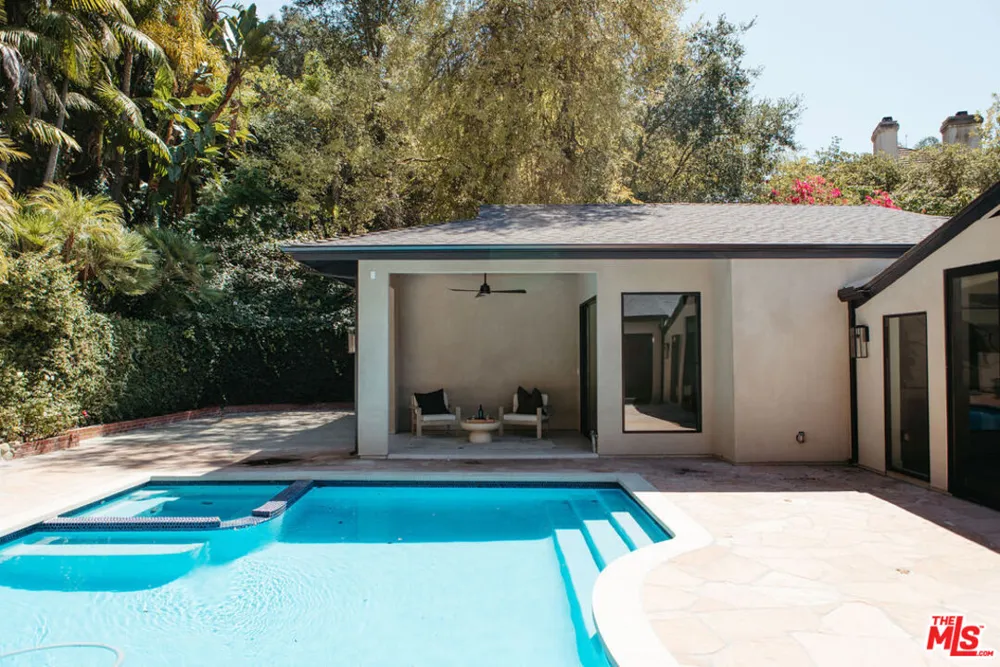 3436 Longridge Avenue Los Angeles, CA 91423