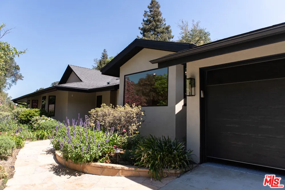 3436 Longridge Avenue Los Angeles, CA 91423