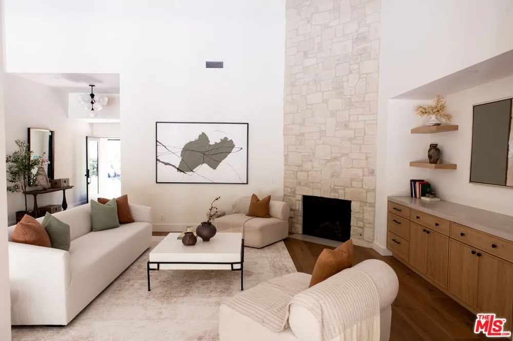 3436 Longridge Avenue Los Angeles, CA 91423