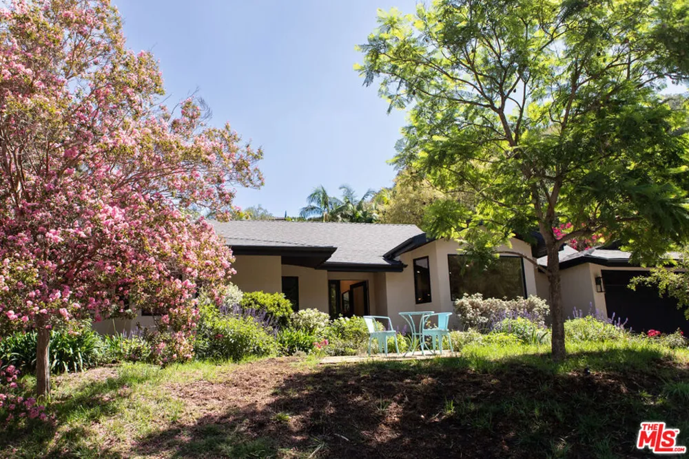 3436 Longridge Avenue Los Angeles, CA 91423