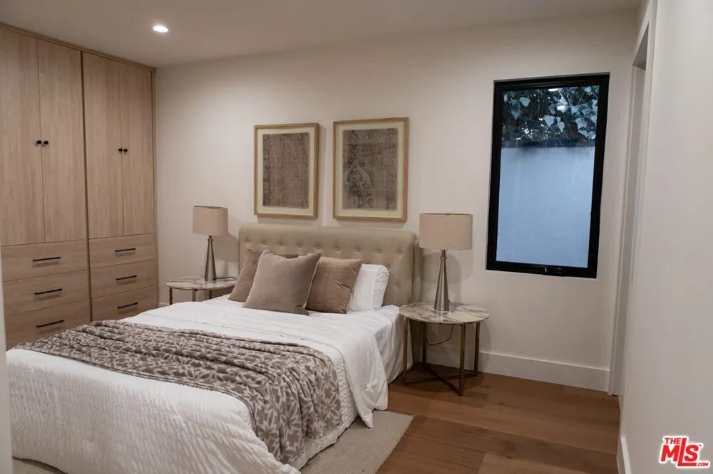 3436 Longridge Avenue Los Angeles, CA 91423