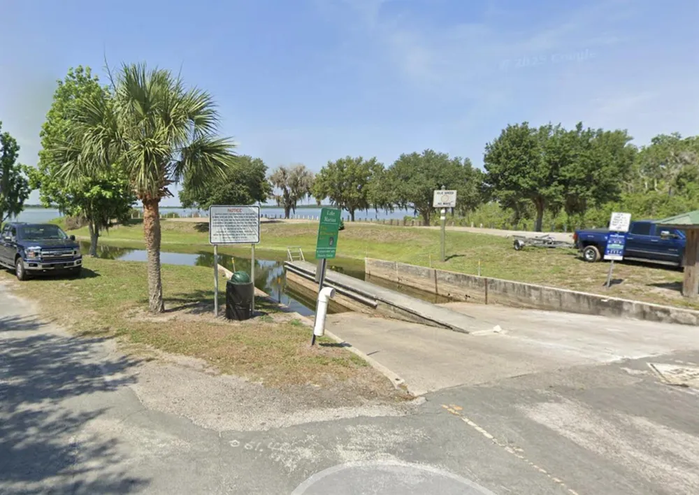 LAKESIDE BOULEVARD 