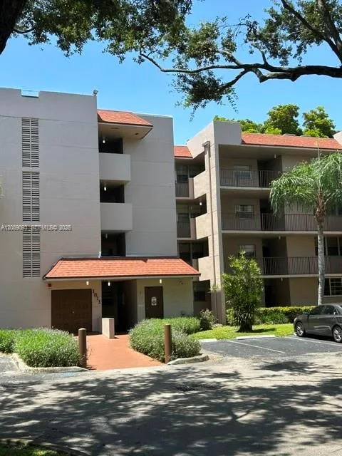 1811 Sabal Palm Dr #204