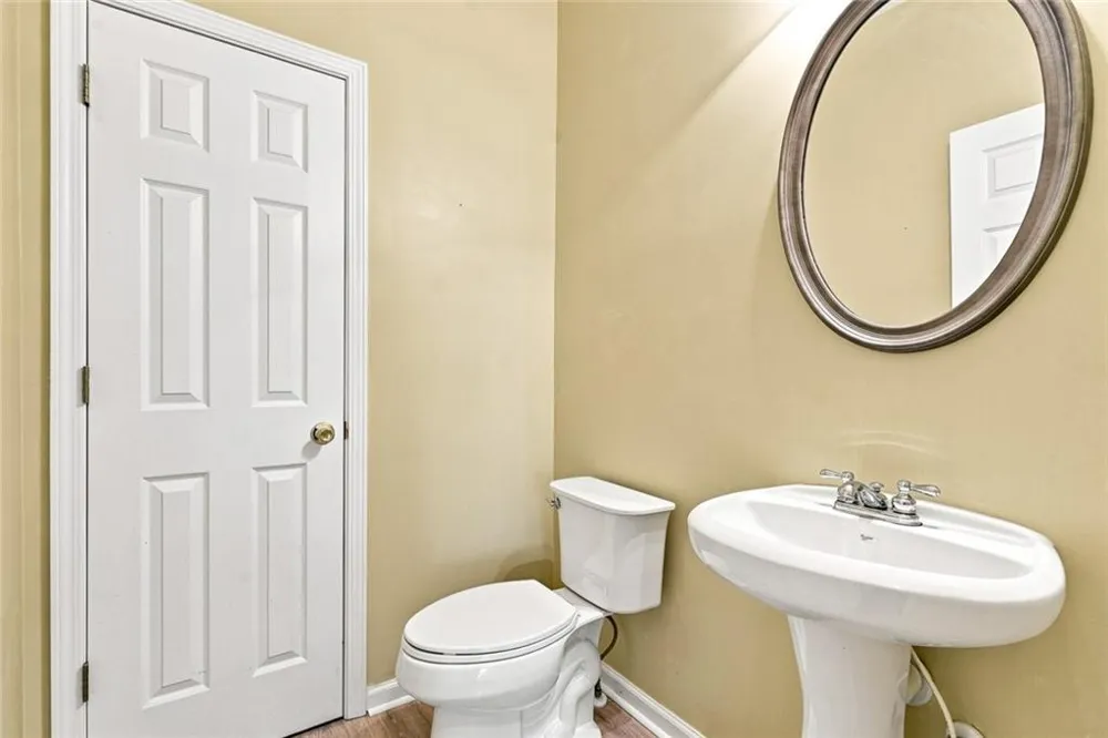 926 Mill Creek Avenue Canton, GA 30115
