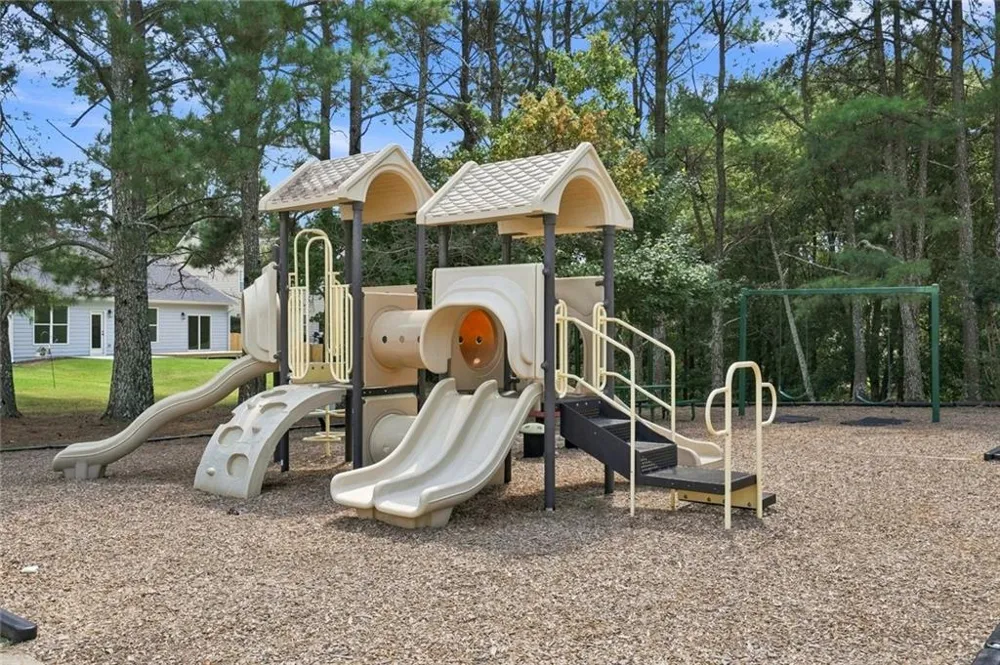 926 Mill Creek Avenue Canton, GA 30115